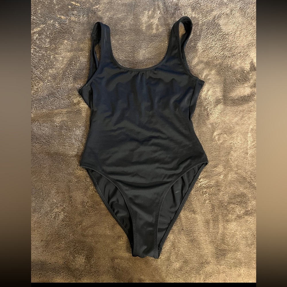 One piece swimsuit‎ size XS/S EUC